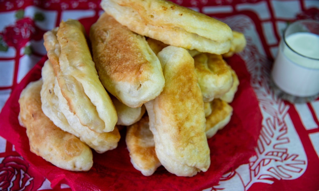 NAJMEKŠI KAO DUŠA Evo kako se prave domaći uštipci koji mirišu na detinjstvo