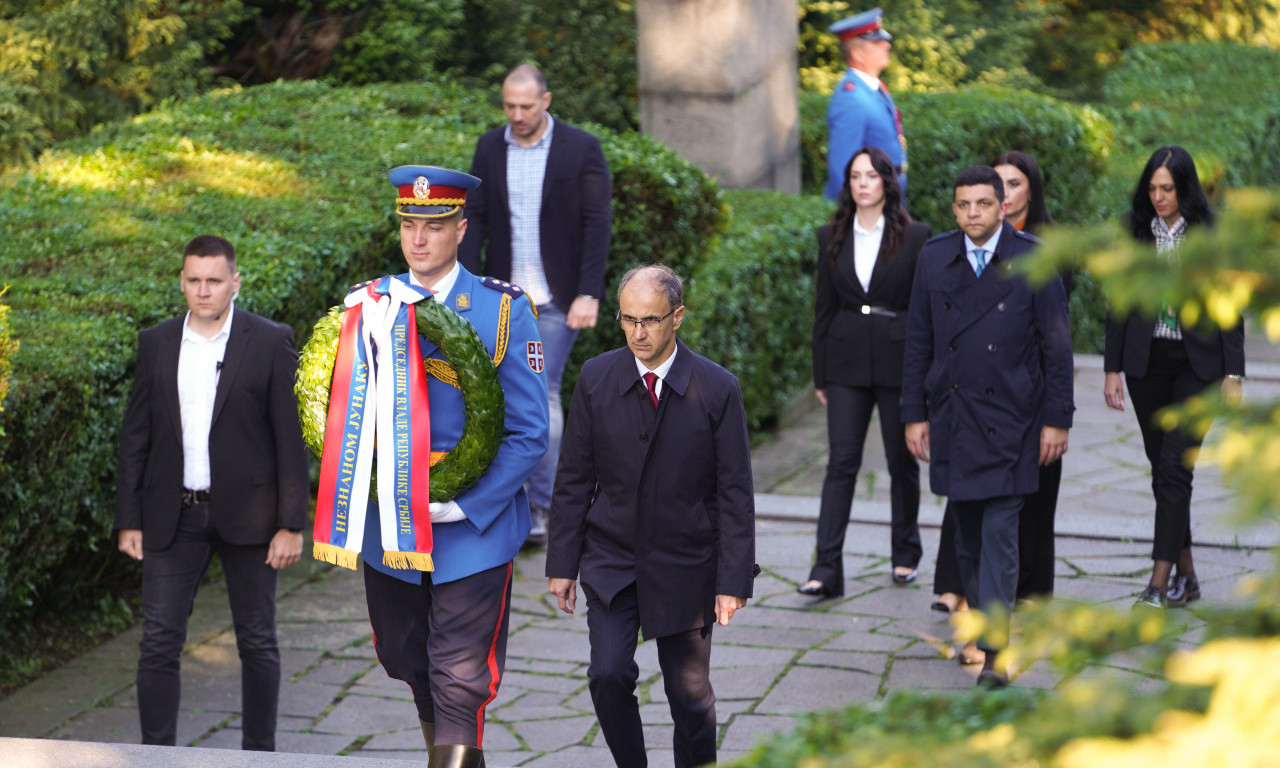 EVO KAKO JE ĐURO MACUT OBELEŽIO DAN POBEDE: "Hvala herojima" (FOTO)