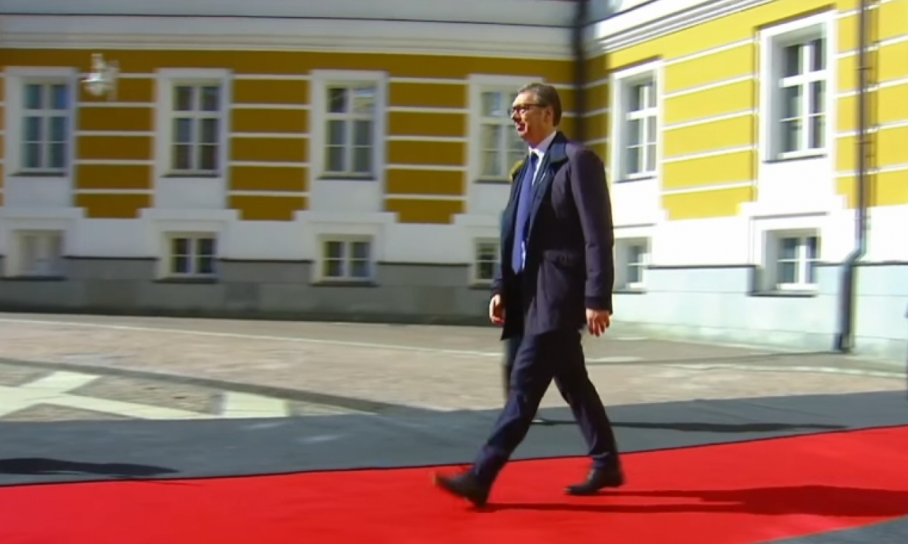 DAN POBEDE IZ UGLA PREDSEDNIKA SRBIJE Vučić objavio video sa Parade u Moskvi, ovo morate da vidite!