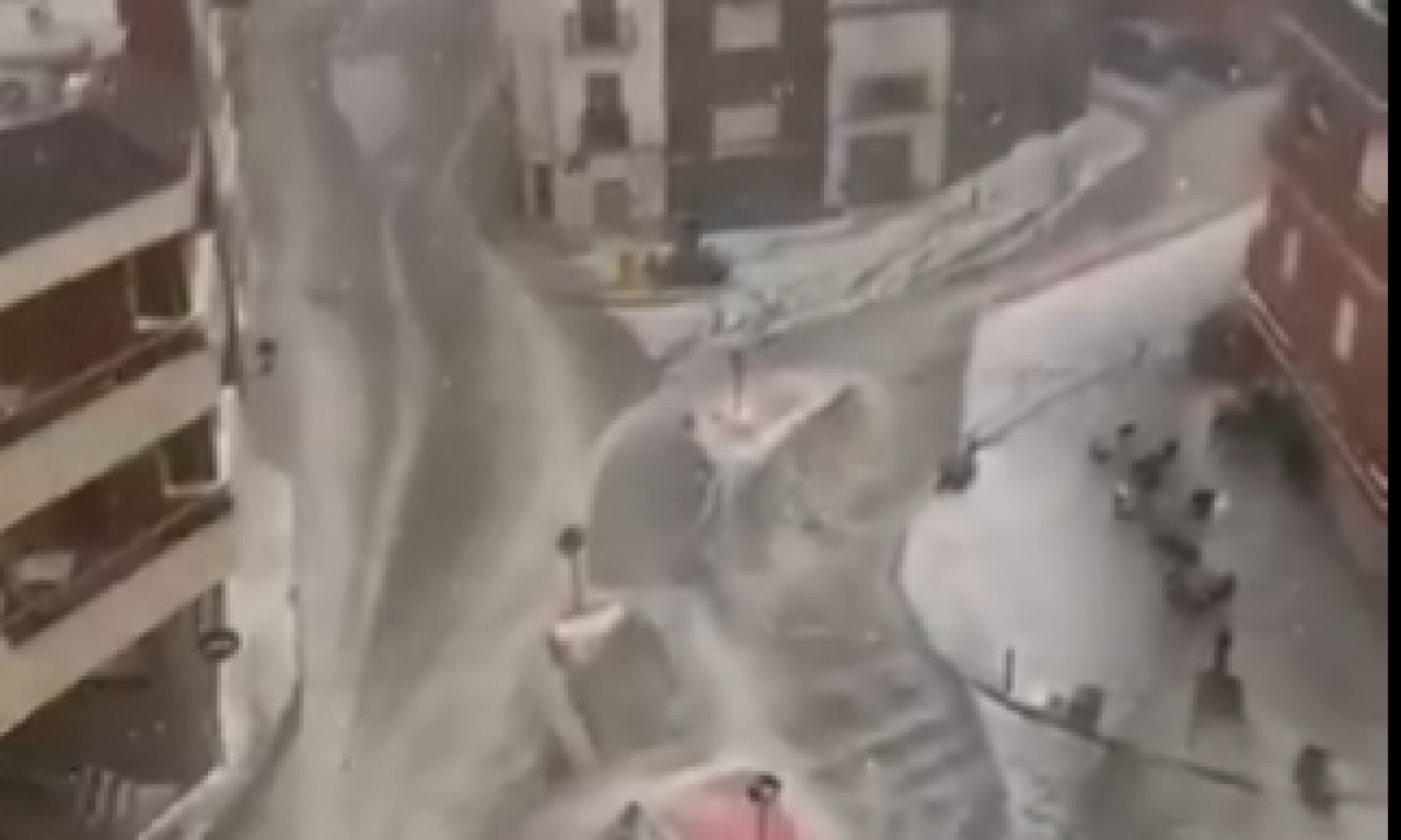 APOKALIPTIČNE SCENE U ŠPANIJI: Valensija na udaru superćelijske oluje, niko ne veruje šta vidi (VIDEO)
