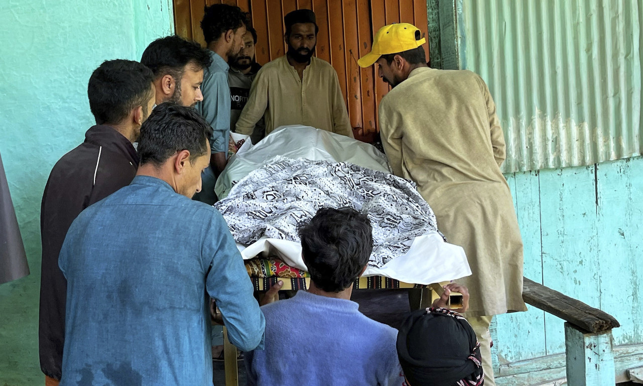 IMA MRTVIH! Pogledajte jezive slike užasa nakon što je Pakistan izveo prvi vojni napad na Indiju