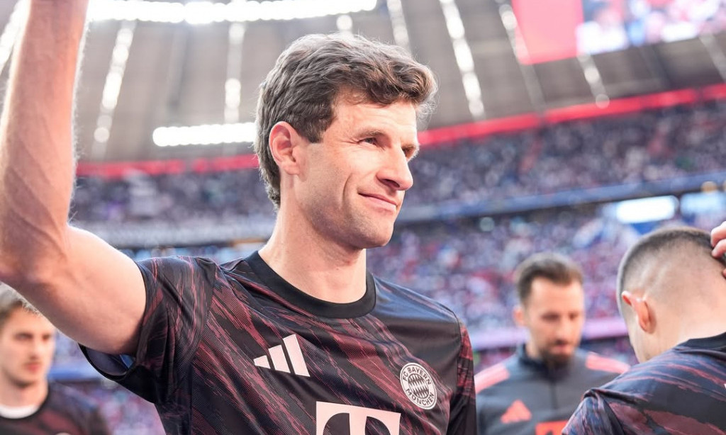 SPEKTAKULARNA KOREOGRAFIJA BAVARACA U ČAST MILERA: Bajern se oprašta od velike legende!