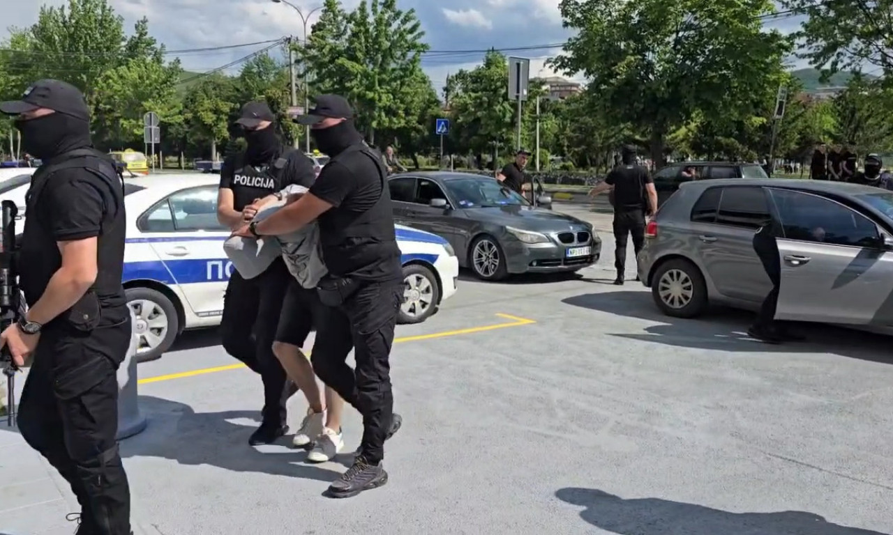 MUŠKARAC U NOVOM SADU "PAO" SA 10 KILOGRAMA KOKAINA: Policija zaustavila automobil, a onda šok!