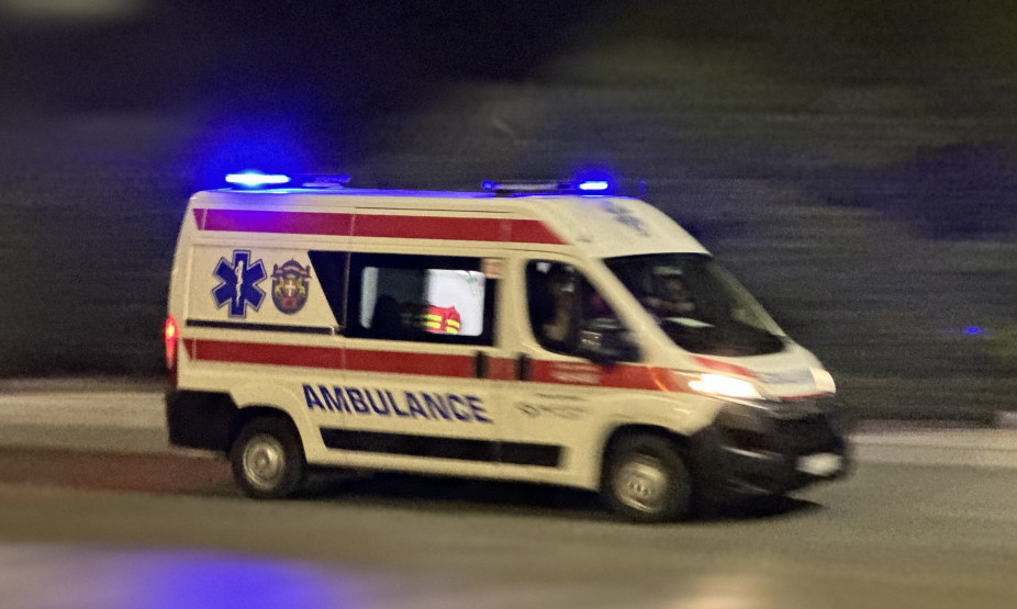 JUGOM SE "ZAKUCAO" U BANDERU! Vozač hitno prebačen u bolnicu, teška nesreća kod Čačka (VIDEO)