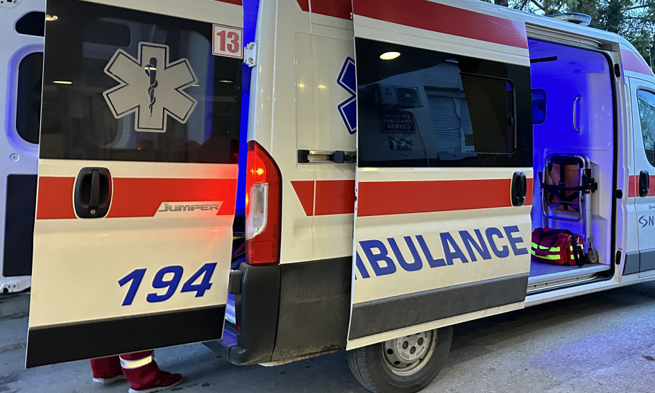 OBOREN PEŠAK (65) NA BANJICI Teško je povređen!