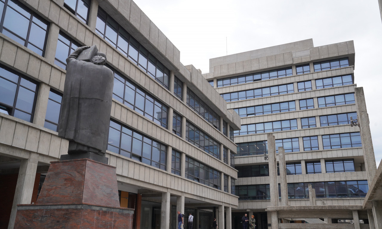 HAOS U PALATI PRAVDE! Uhapšen muškarac koji je sudiji pretio smrću, određeno mu zadržavanje