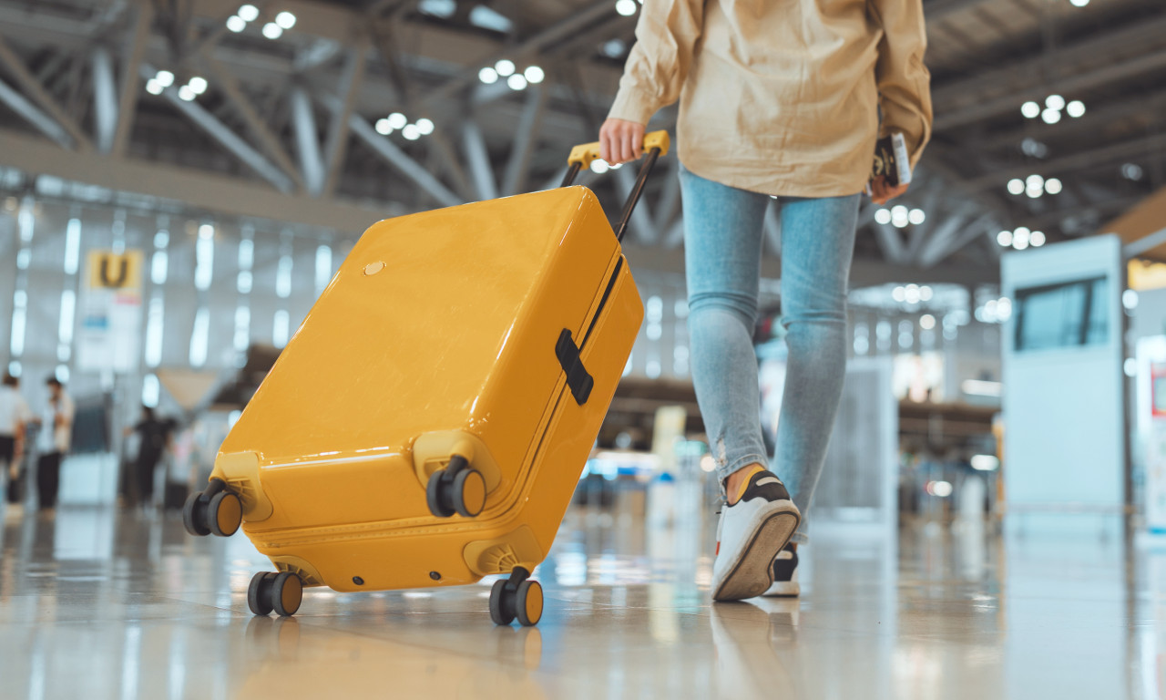 TOTALNI KOLAPS ZBOG NEVREMENA Paralisan aerodrom i železnice, putnici zarobljeni u Budimpešti
