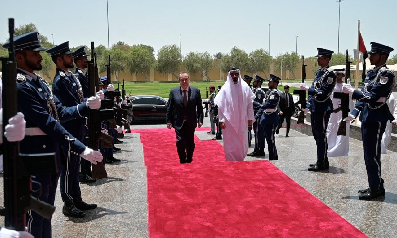 SRBIJA POJAČAVA SARADNJU SA POLICIJOM DUBAIJA Ministar Dačić na važnom sastanku (FOTO)