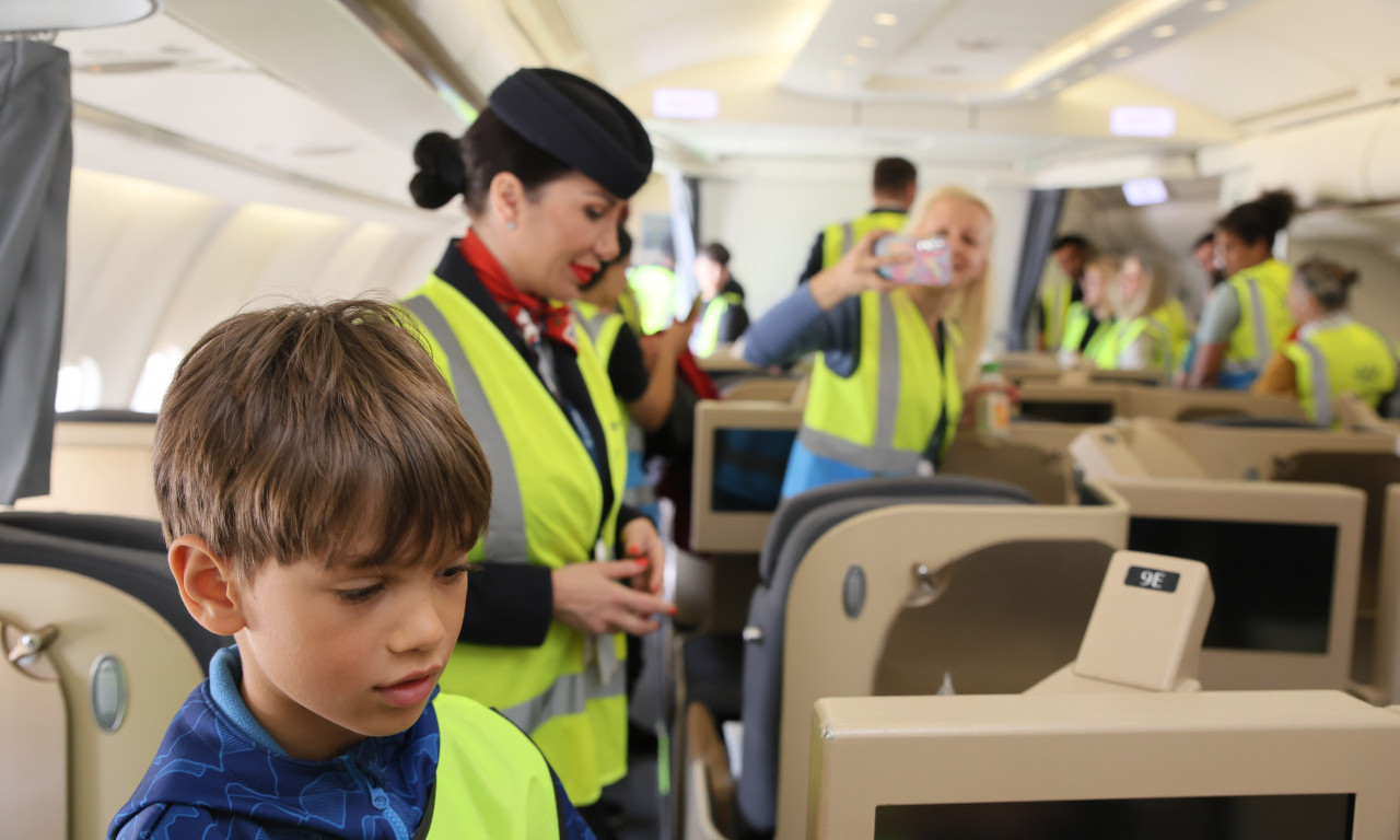 LET OD NIŠA DO BEOGRADA Er Srbija organizovala poseban doživljaj za decu iz ugroženih porodica