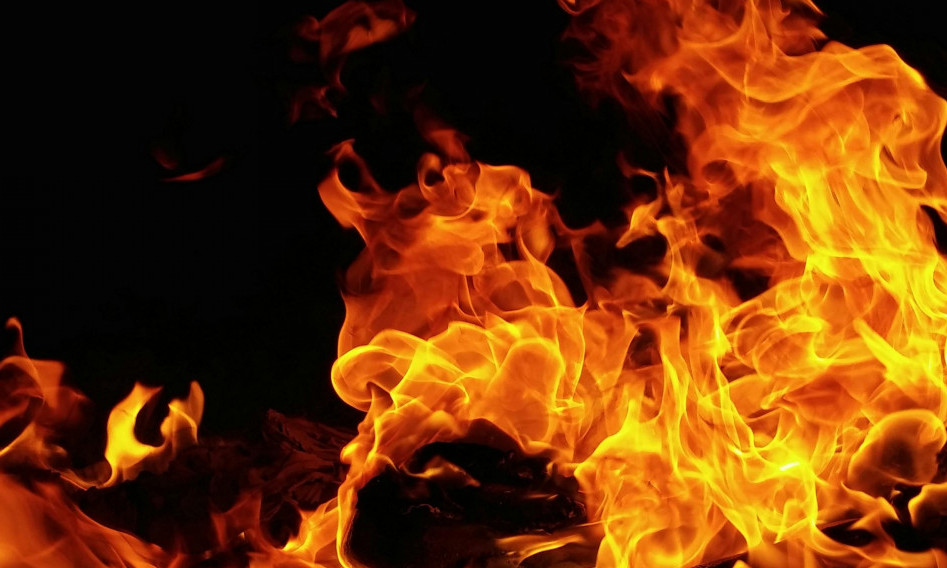 AKO SE HITNO NE OTARASITE OVOG UREĐAJA, ZAPALIĆETE STAN Ne igrajte se sa životom, bacite ga odmah!