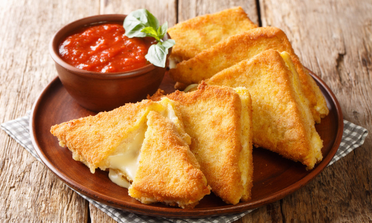 POHOVANI SIR Kad se zapeče do zlatne boje, a iznutra ostane topao i mekan...