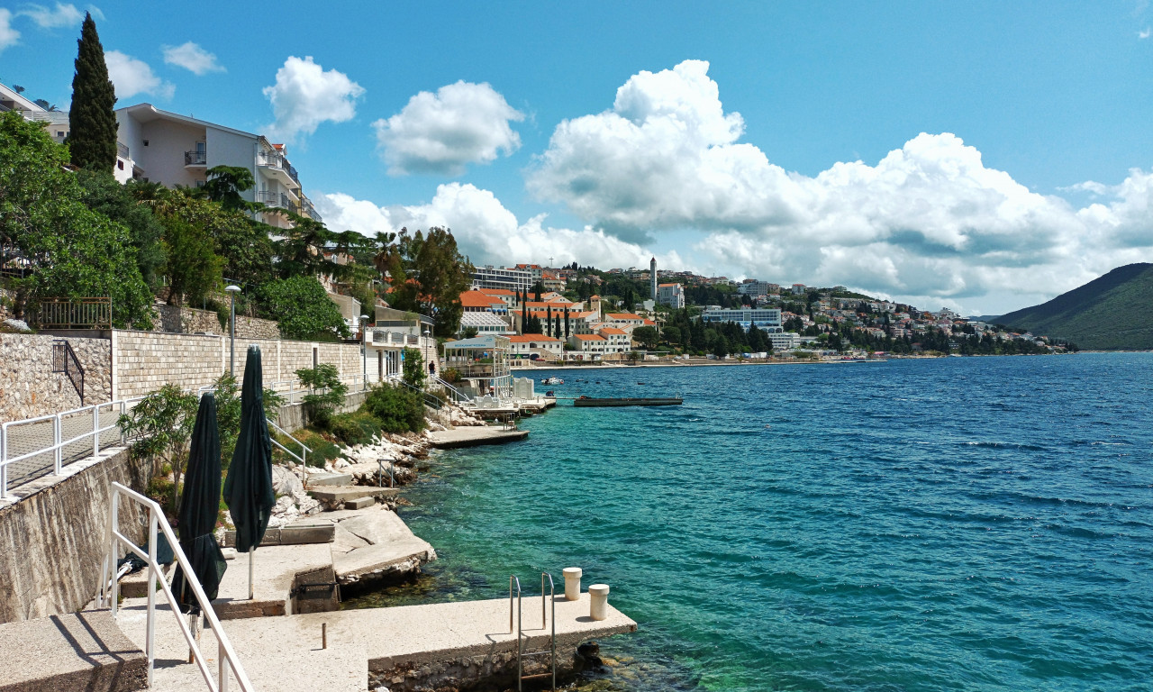 TRAGEDIJA NA JADRANU: Telo žene plutalo po moru!