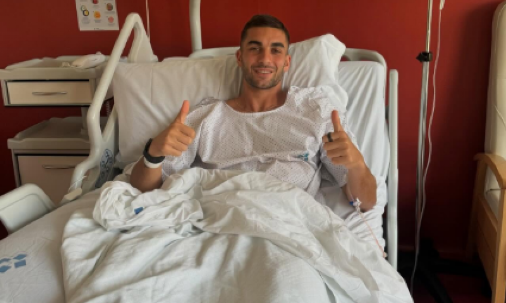 TORES SE OGLASIO IZ BOLNICE: Evo šta je golgeter Barselone poručio (FOTO)