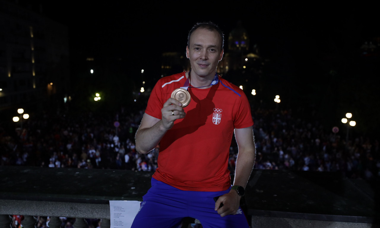 SRPSKI OLIMPIJAC OPLJAČKAN USRED BELA DANA U ZEMUNU! Osvajač bronzane medalje sve obelodanio snimkom (VIDEO)