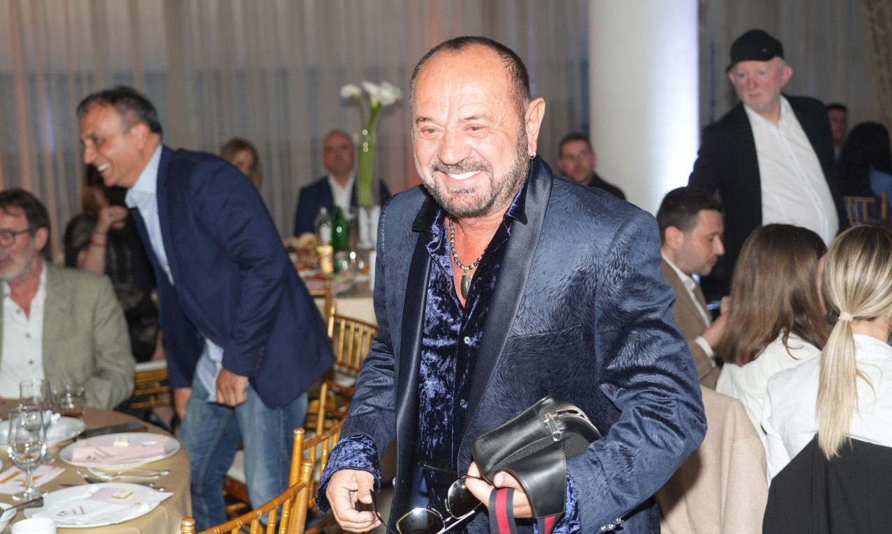 MILE KITIĆ ŠOKIRAO ISKRENOŠĆU Spavao sam za novac, bacala je pare za koje pevam dva meseca!