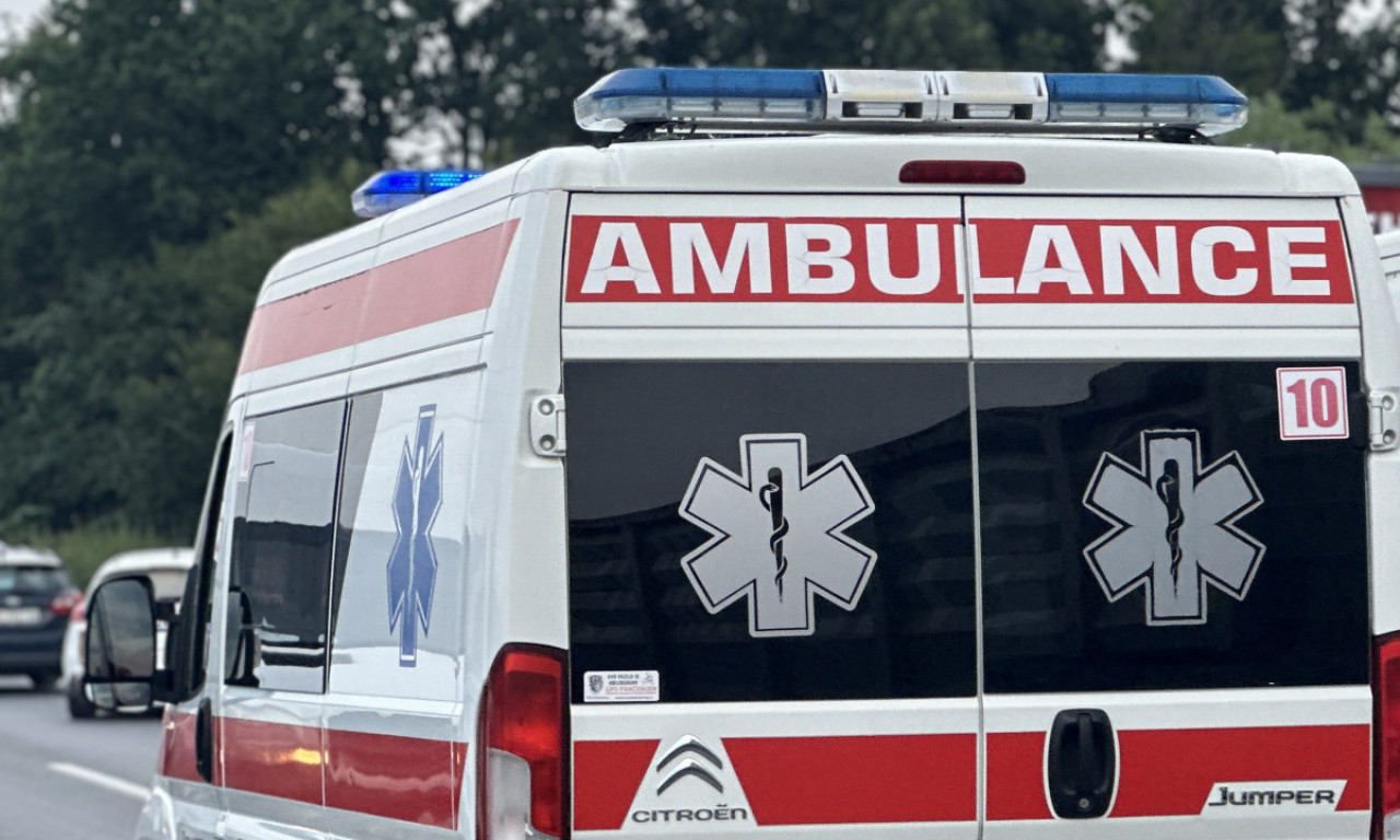 HOROR U SREDNJOJ ŠKOLI: Pretučen dečak (16) u Beogradu, zbog povreda hitno prevezen u KCS! Jezivo je zašto je napadnut!