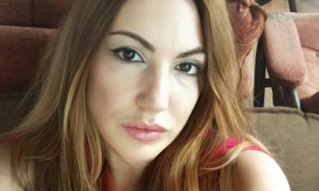 NEVENA IZ MODELSICA ŠOKIRALA PRIZNANJEM Nekad pevačica i poslanica, danas radi u kineskoj prodavnici - evo kako izgleda