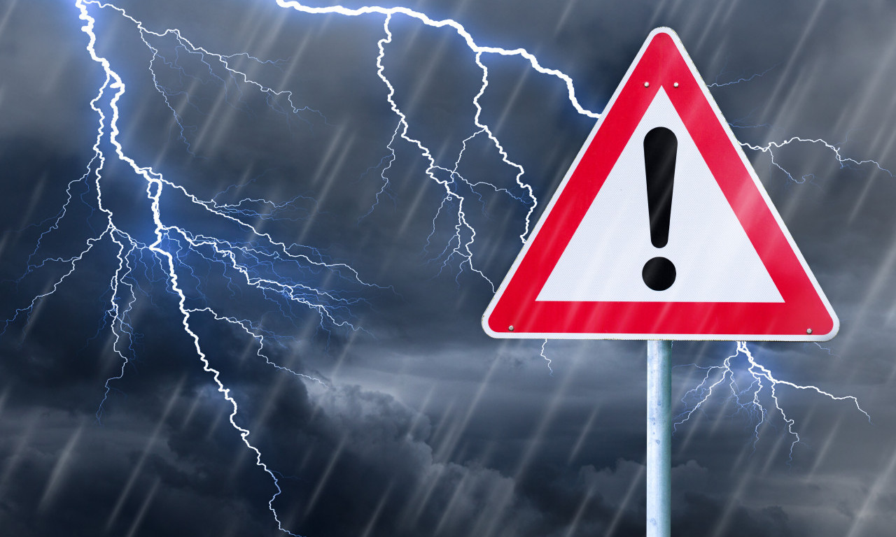 OLUJNI VETAR I GRMLJAVINA STIŽU U SRBIJU Meteoalarm na snazi širom zemlje, evo gde će biti najgore