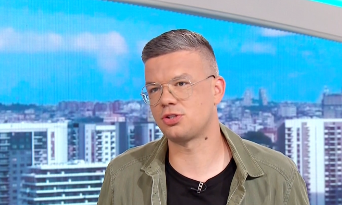 ŠOK U JUTARNJEM PROGRAMU Jovana Ognjenu: "Aj zapevaj mi pobedničku pesmu" Evo kako je reagovao (FOTO)