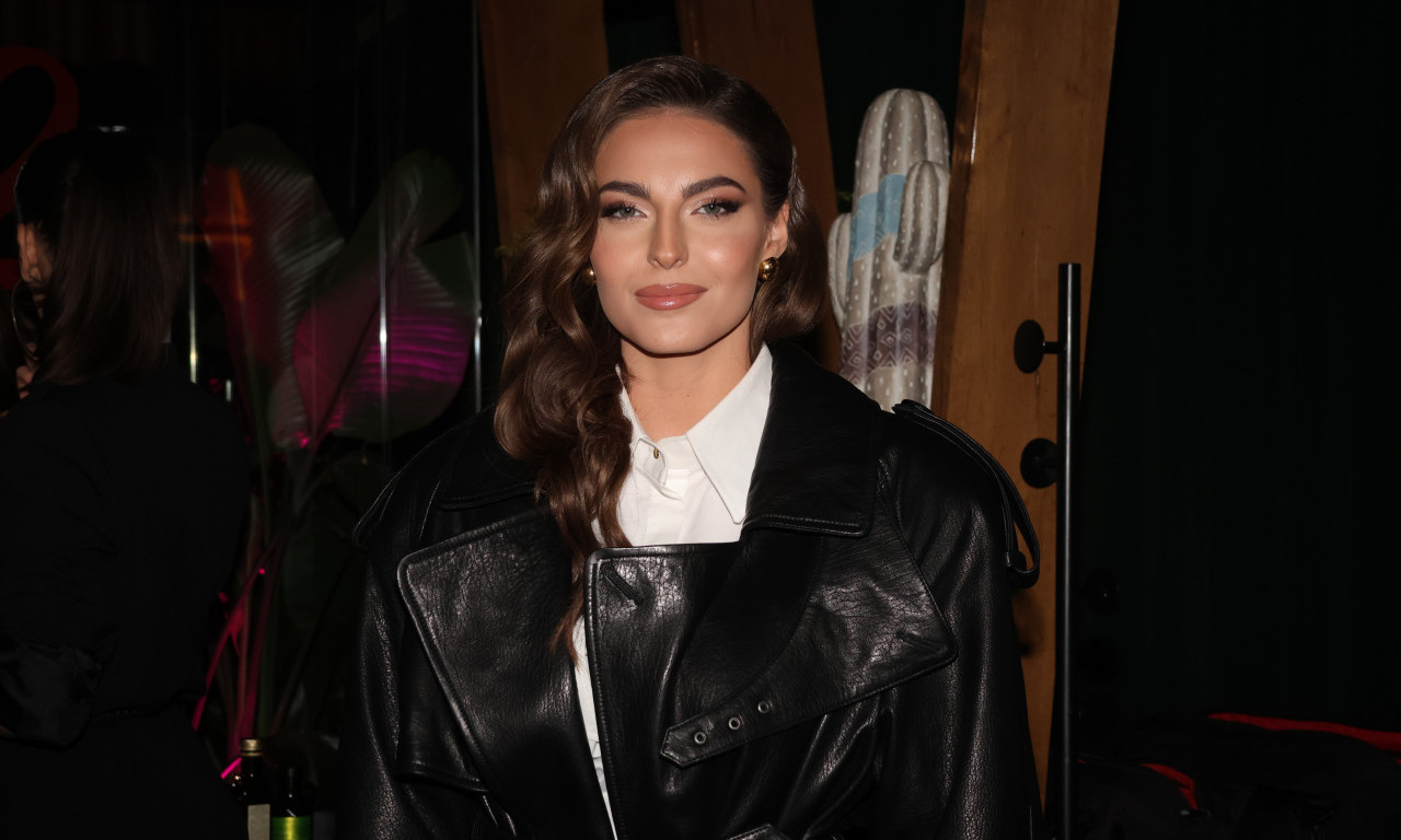 NEĆETE VEROVATI KAKO SE ZOVU SESTRE DŽEJLE RAMOVIĆ! "Dosta se ljudi šali na naš račun" - Snimak K1 otišao viralno(VIDEO)