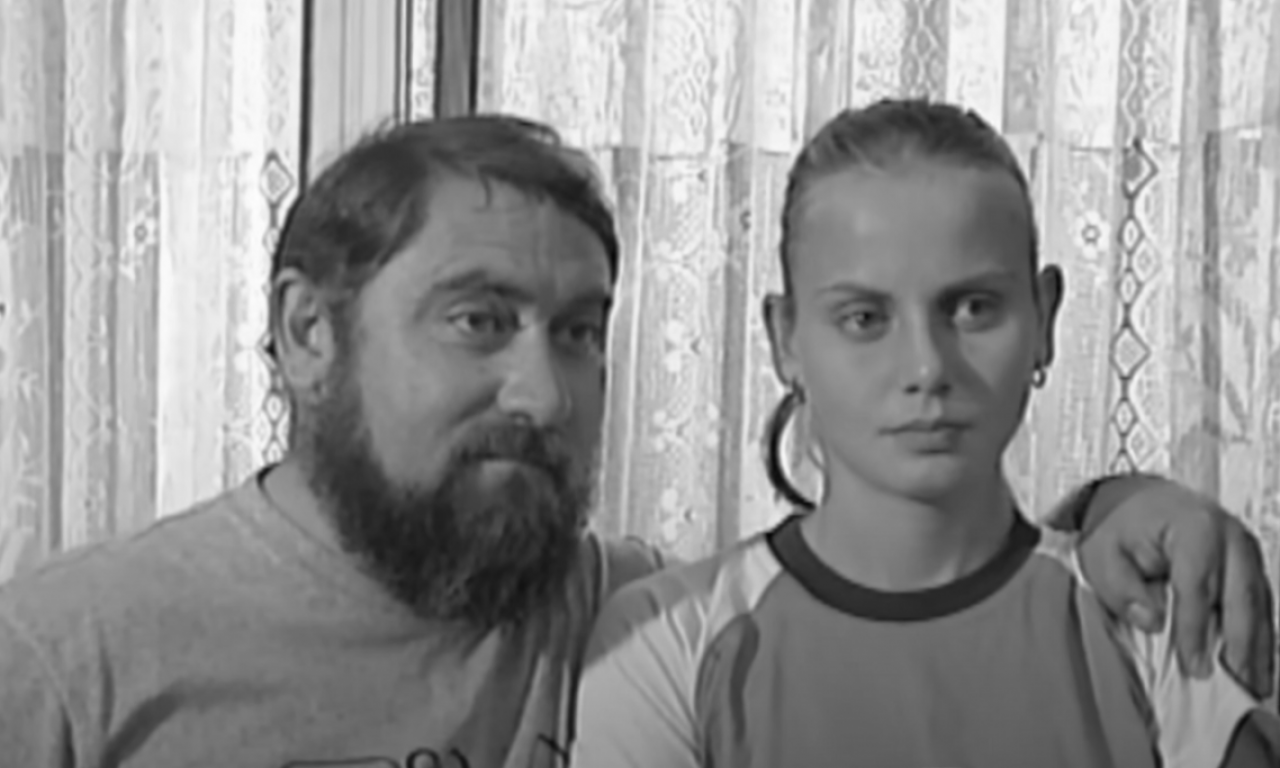 NIKAD BIZARNIJA PORUKA JELENE DOKIĆ: Oglasila se posle smrti oca Damira! (FOTO)