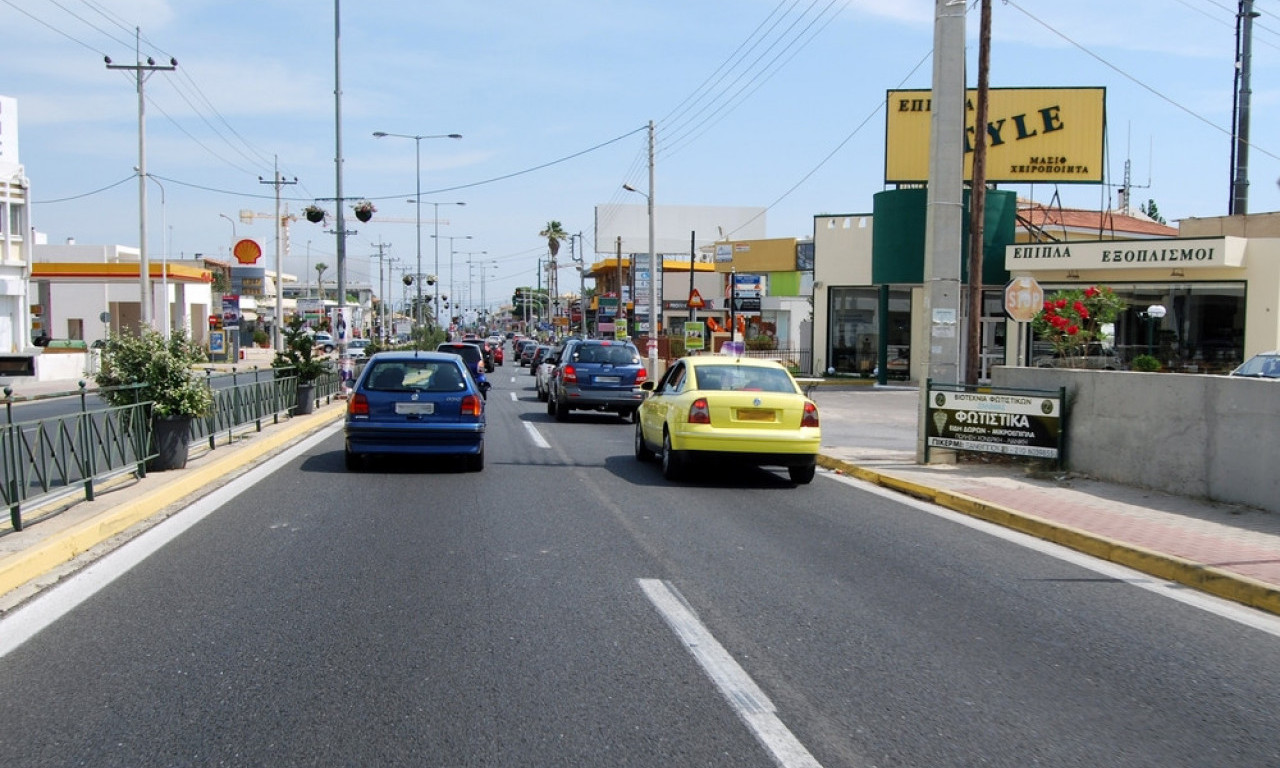 AKO IDETE KOLIMA U GRČKU, OVDE PIŠE SVE ŠTO TREBA DA ZNATE Pred vama su pravila vožnje - evo šta nikako ne smete (FOTO)