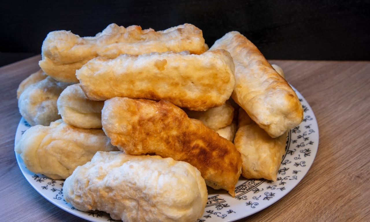 RUSKI TRIK ZA NAJMEKŠE UŠTIPKE OD JOGURTA Tope se u ustima, ovo je fantazija!