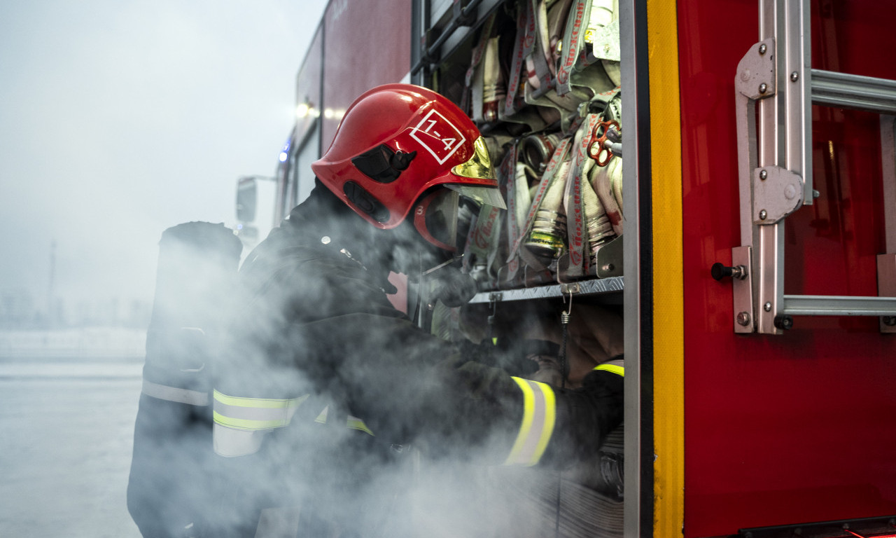 "POLIVAMO KUĆE, TURISTI BEŽE" Buknuo požar u Pisku, situacija nije dobra