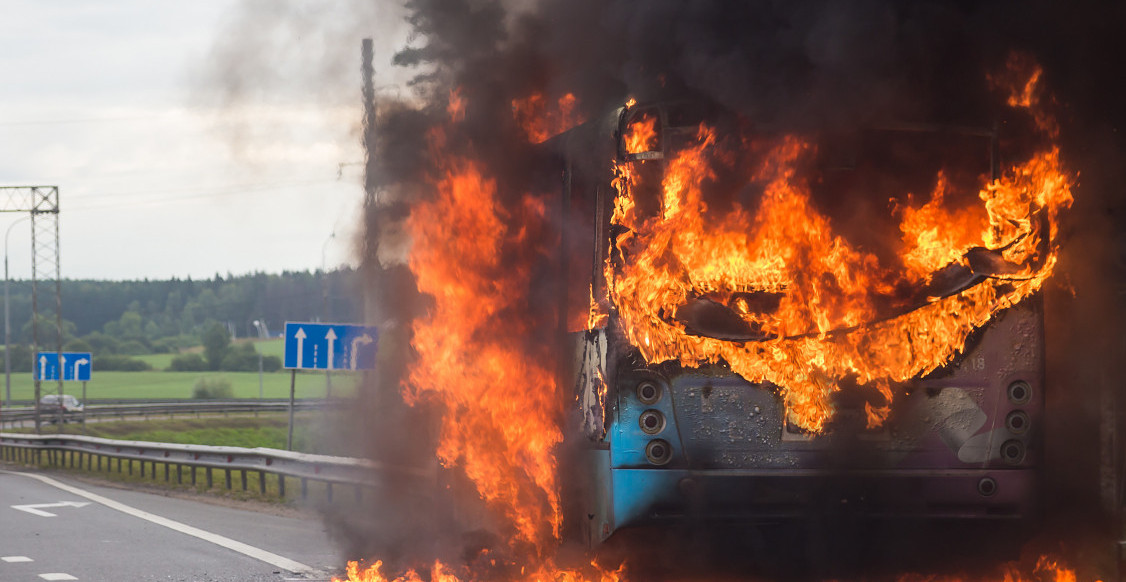 ZAPALIO SE AUTOBUS U ŽITORAĐI Vozač pronađen mrtav!