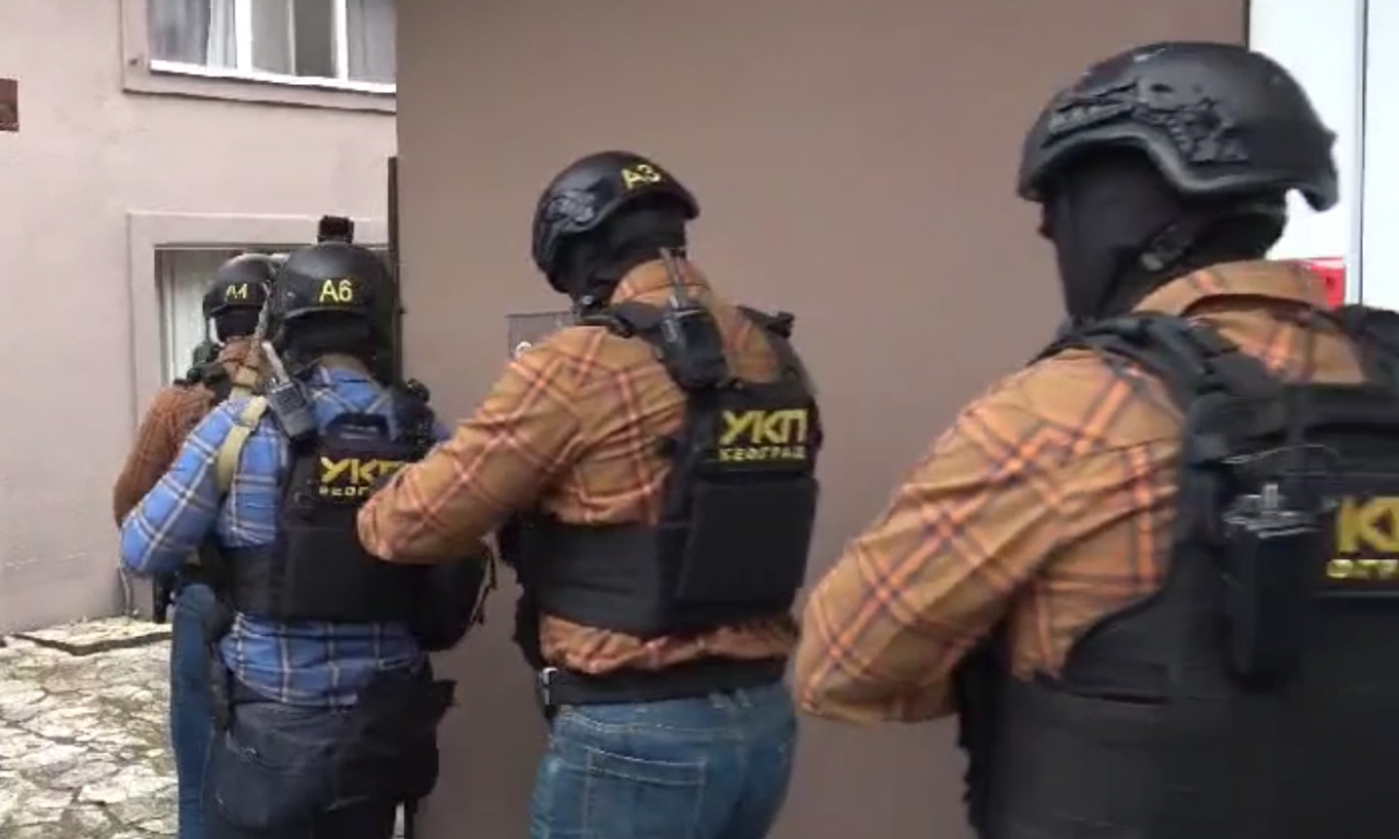 VELIKA AKCIJA POLICIJE NA VOŽDOVCU: Hapšenje  u Kumodraškoj ulici, evo šta je policija pronašla!