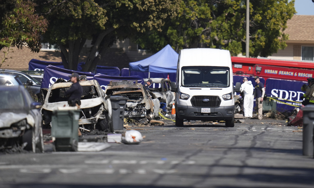 AGENT ZA MUZIČKE TALENTE POGINUO U PADU AVIONA U SAN DIJEGU Zastupao je velike američke zvezde (FOTO)