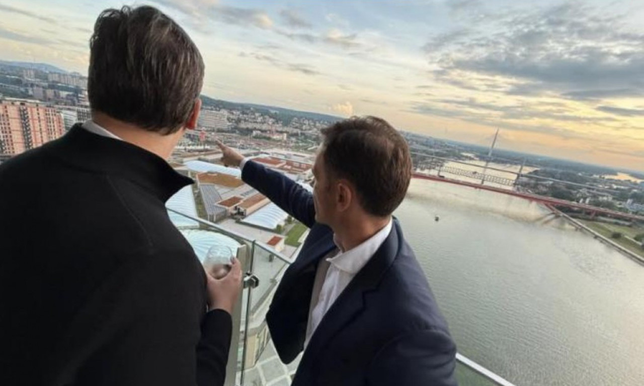 BEOGRAD IZ DRUGOG UGLA Vučić i Mali sa Kule posmatrali deceniju promena (FOTO)