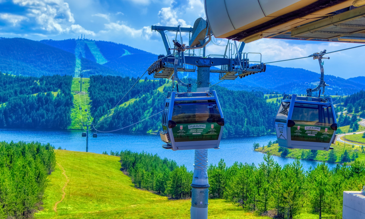ZLATIBOR DRŽI REKORD, BEOGRAD VRVI OD TURISTA Ipak, ugostiteljima se jedna stvar ne dopada