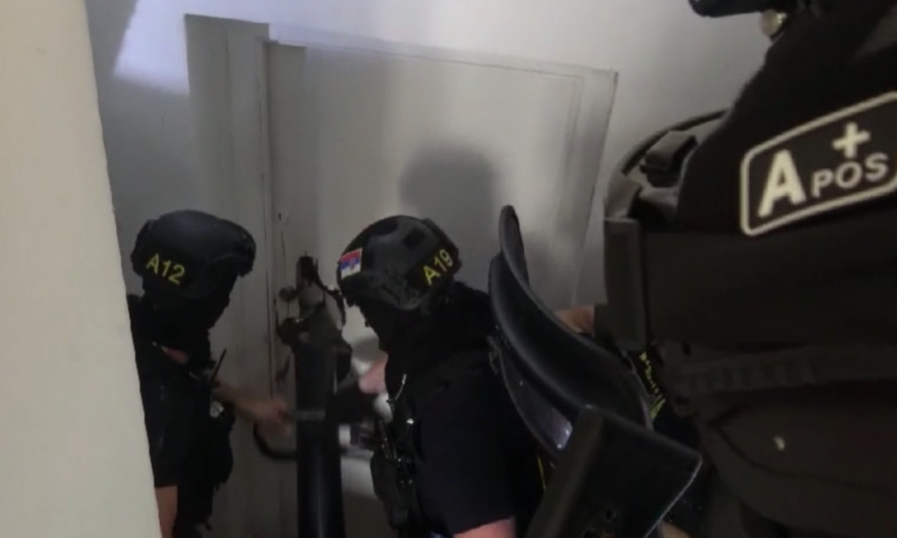 NASTAVAK BORBE PROTIV KORUPCIJE: Uhapšeni pripadnici Vojnog pravobranilišta!