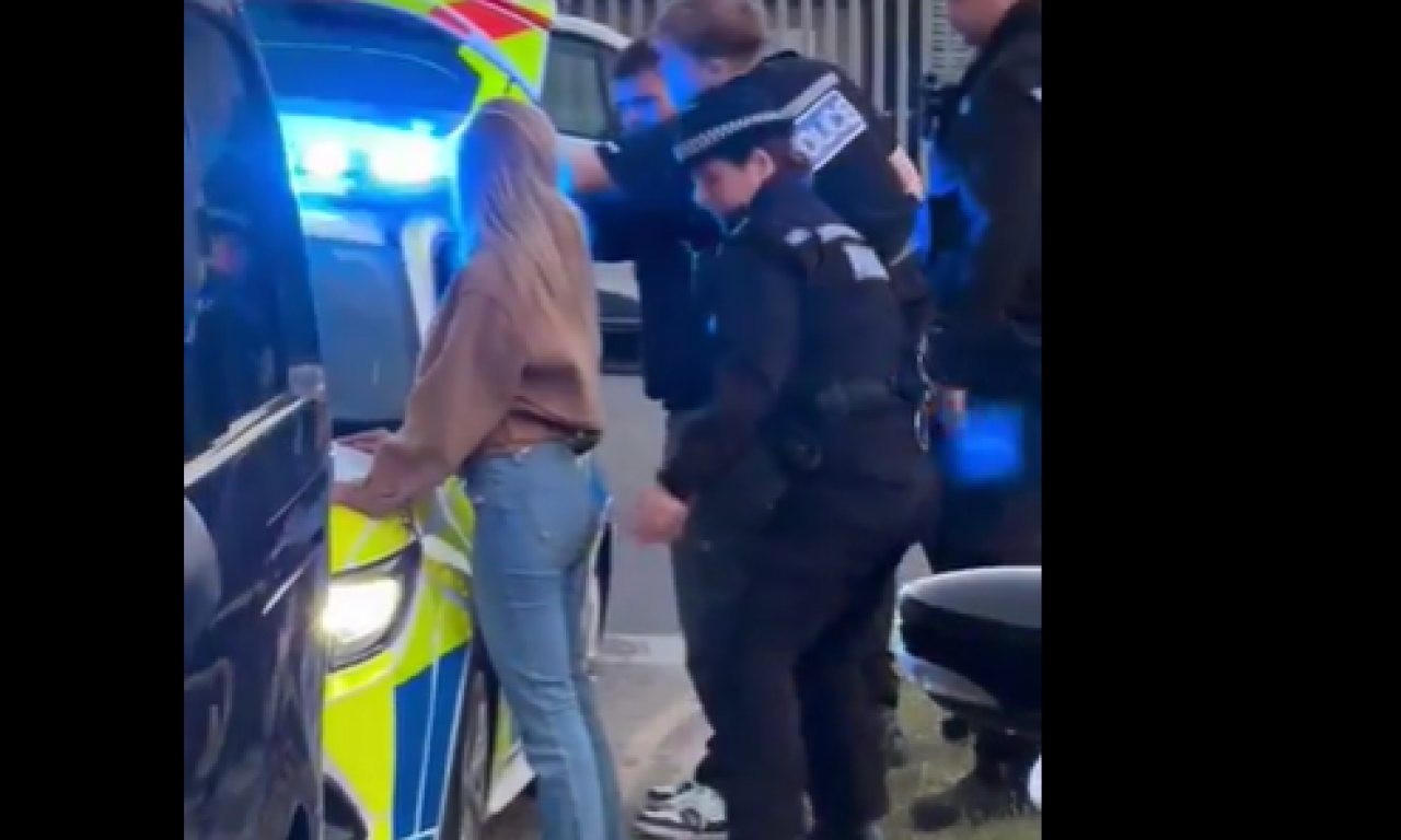 UHAPŠENA POZNATA GLUMICA: Sa njom u društvu i jedan muškarac! (VIDEO)