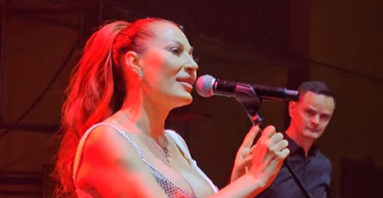 DRAMA NA KONCERTU U ČAČKU: Ceca prekinula nastup zbog devojčice u publici pa hitno reagovala: „Izvucite dete napolje, brzo!“