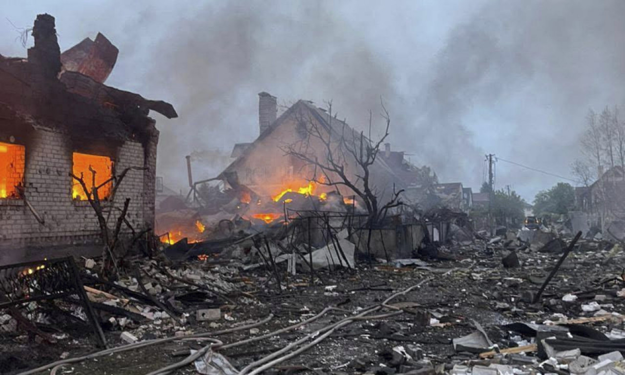 ODESA U PLAMENU, IMA POVREĐENIH Ruski dronovi pogodili stambene zgrade