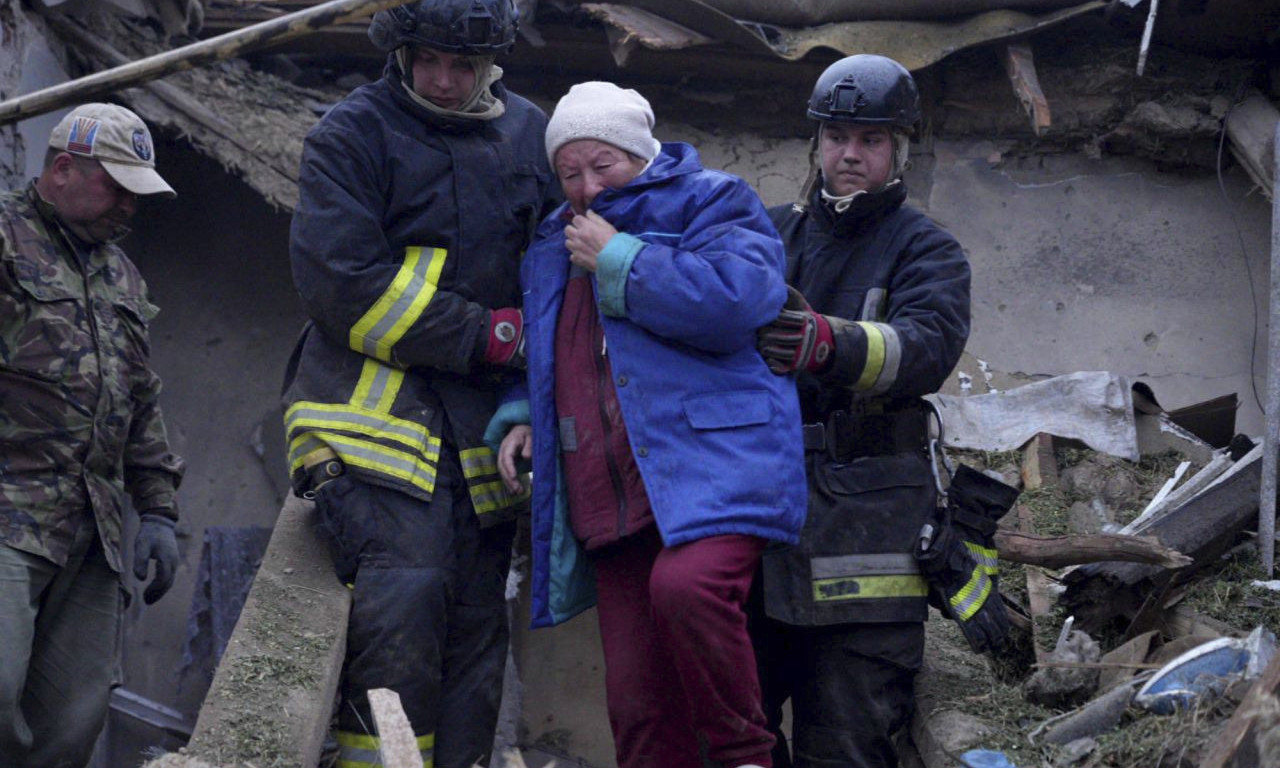 RUSI IH ZASULI DRONOVIMA, OVO JE NAJVEĆI NAPAD! Opsadno stanje u Ukrajini - prizori sa ratišta bude jezu (FOTO)