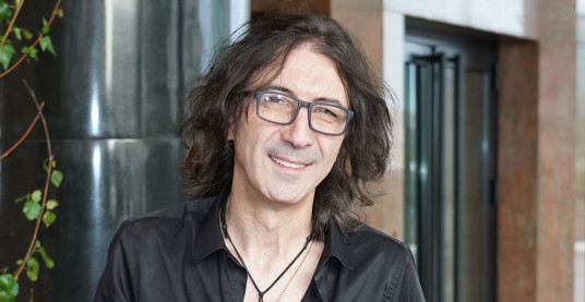 RALE, BRAJA, GOCA ŠAULIĆ... Sokoj zatvorio vrata za medije, a evo ko je od estradnjaka došao na važan sastanak