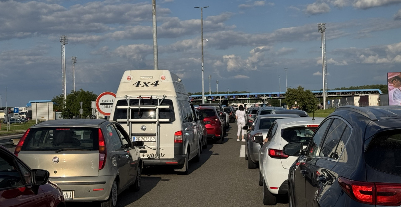 KAKVO JE STANJE NA BATROVCIMA NAKON NOVIH PROMENA Za prolazak kroz EES sistem potrebno je oko 5 minuta po osobi