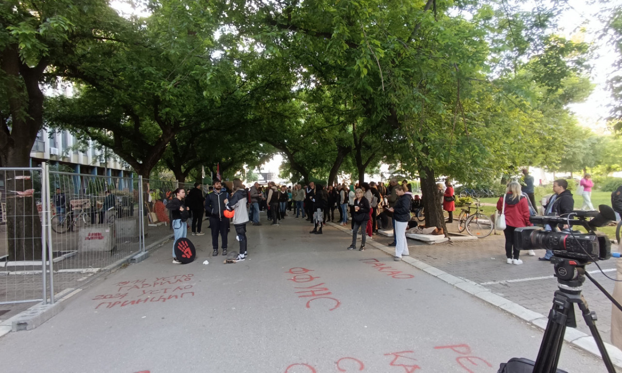 HAOS NA ULICAMA NOVOG SADA OD 18 ČASOVA Ovo je spisak svih raskrsnica koje će biti blokirane - zaobilazite ih! (FOTO)