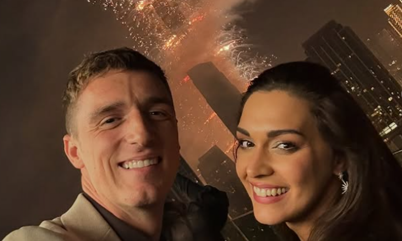 IVANA MAKSIMOVIĆ ZAVODI IZ DUBAIJA Pozirala u kupaćem posle dva porođaja – svi gledaju u njenu liniju!