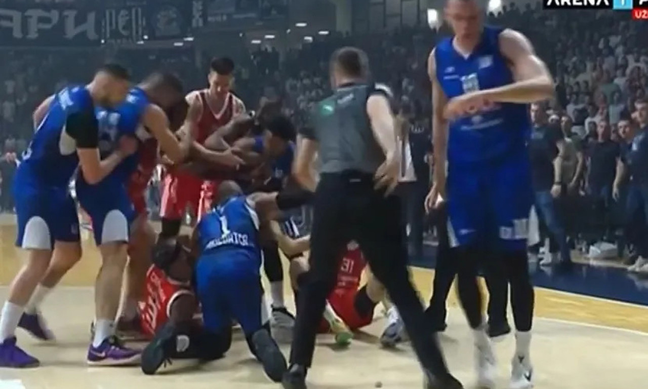 OVO JE PREDMET ZBOG KOG SU CRVENO-BELI NAPUSTILI MEČ POLUFINALA: Javila se Crvena zvezda (FOTO)