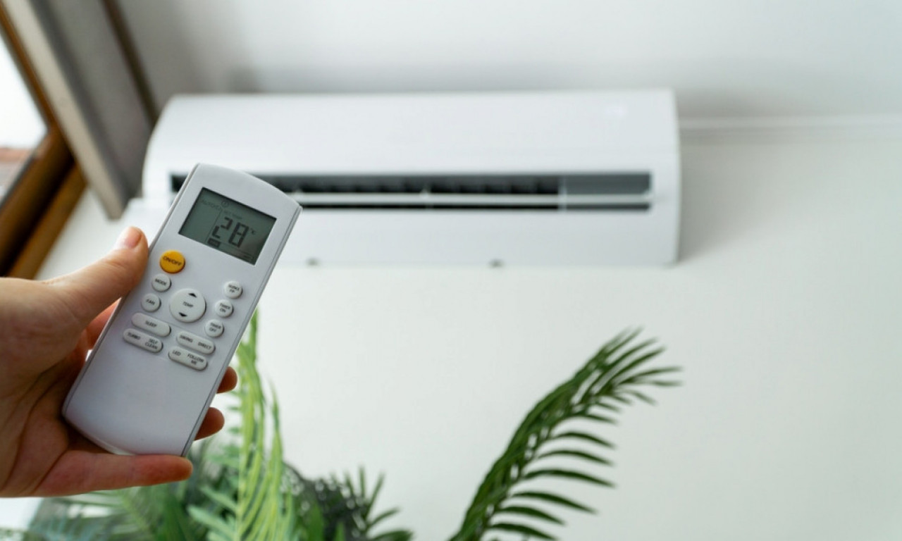 KAKO DA OČISTITE KLIMU KAO PROFESIONALAC Jednostavan trik koji štedi novac i struju