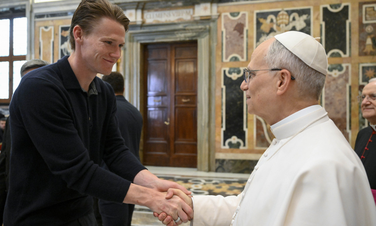 PAPA UGOSTIO NAPOLI Otkrio i za koga navija (FOTO)