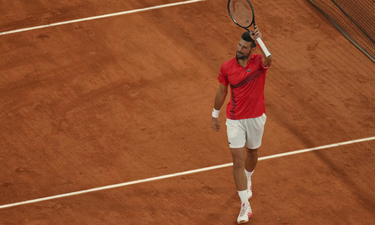 ĐOKOVIĆ EKSPRES NA ROLAN GAROSU: Novak uništio Britanca i plasirao se u četvrtfinale!