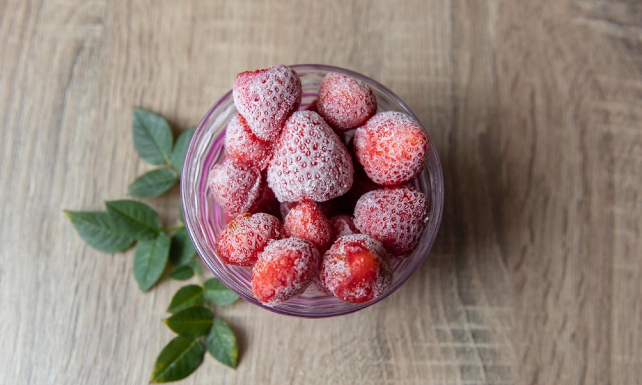 ZAMRZNITE JAGODE NA PRAVI NAČIN Uz ovaj trik biće sveže i posle šest meseci!
