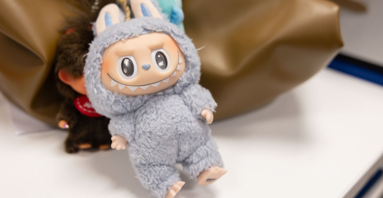 LABUBU IMA NOVU KOLEKCIJU I JOŠ JE LUĐA! Lutkica više neće visiti sa torbe - ovo će tek zaludeti mlade (FOTO)