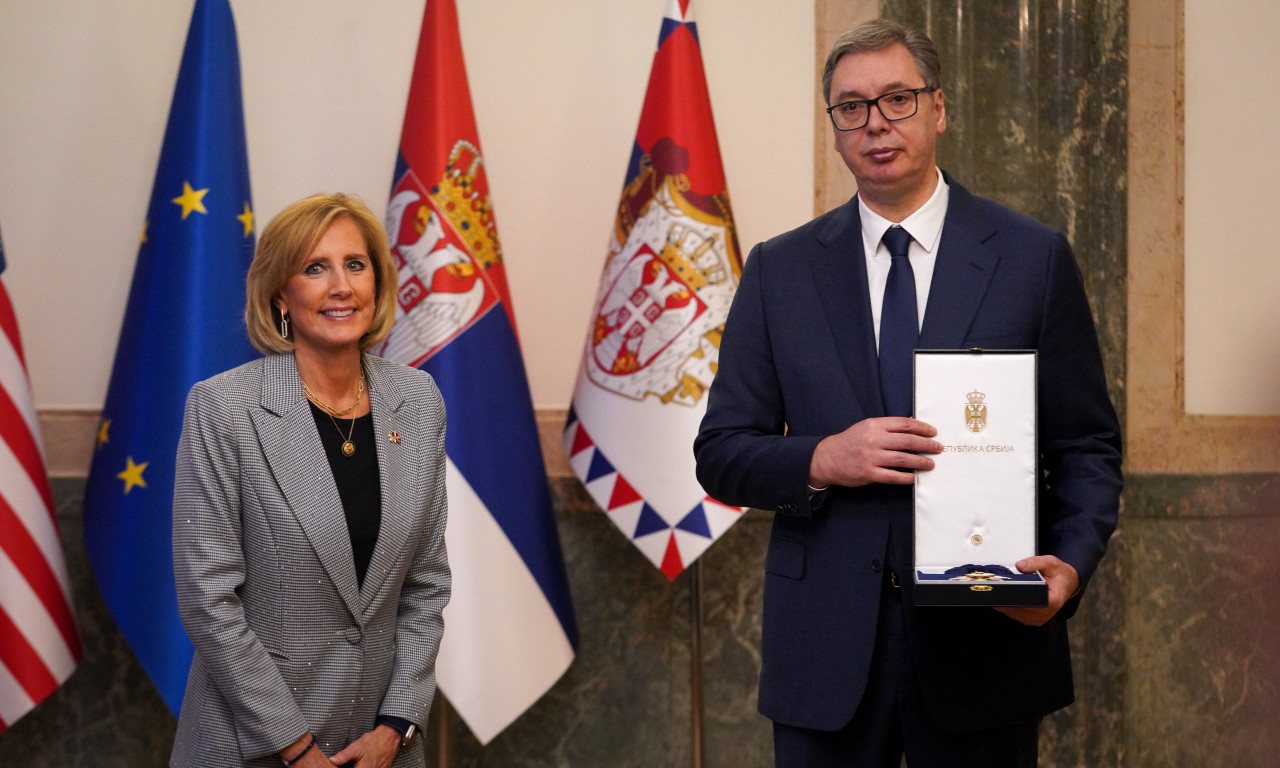BAŠ KAO I SVAKI SRBIN - VOLI ĐOKOVIĆA, TRAMPA I NE DA KOSOVO Ko je Klaudija Teni kojoj je Vučić uručio orden