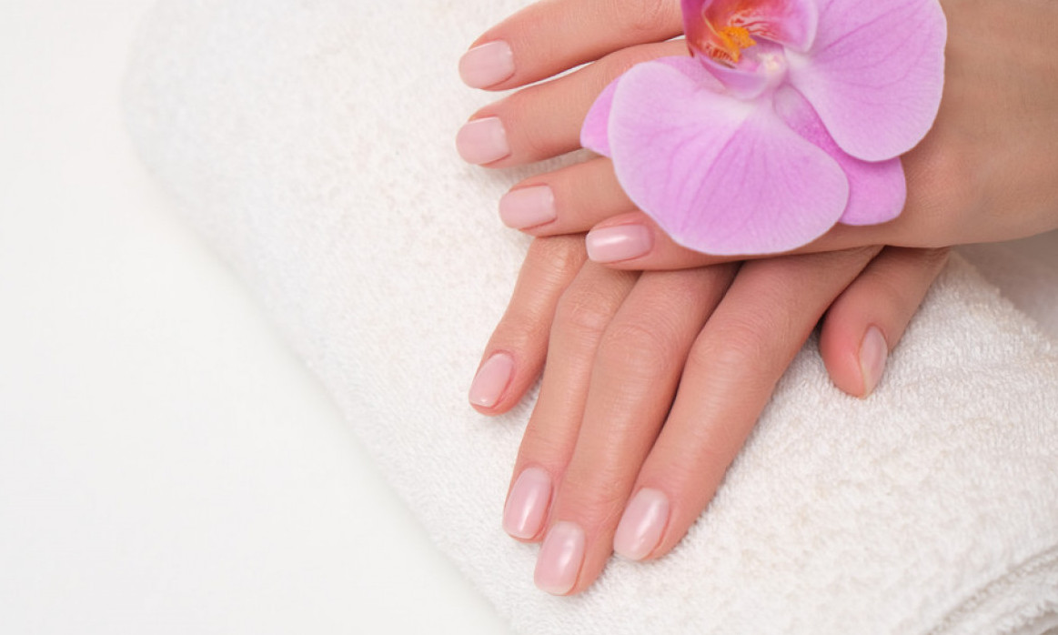 NAJTRAŽENIJI NOKTI OVOG LETA! “Soap nails” su osvojili svet – evo kako da ih uradite kod kuće